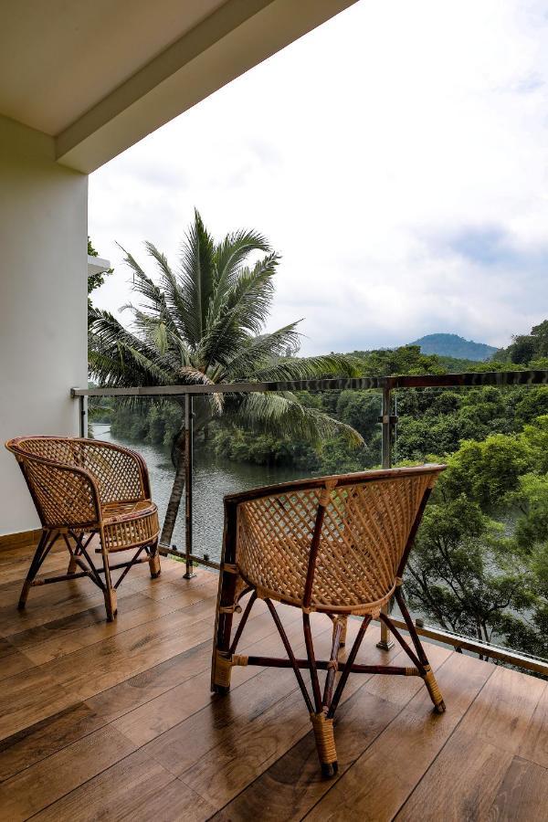 Thenmala Hormuz Inn Kolattupuzha Exterior photo