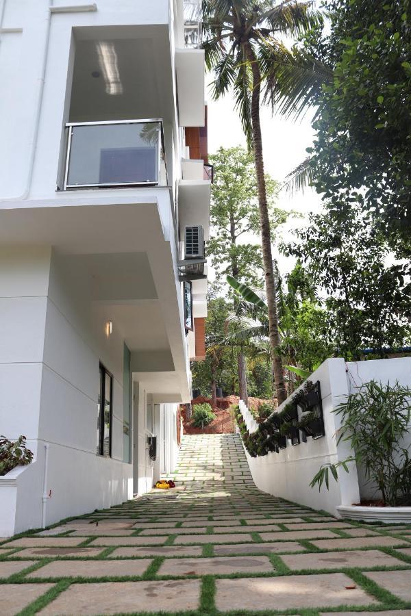 Thenmala Hormuz Inn Kolattupuzha Exterior photo
